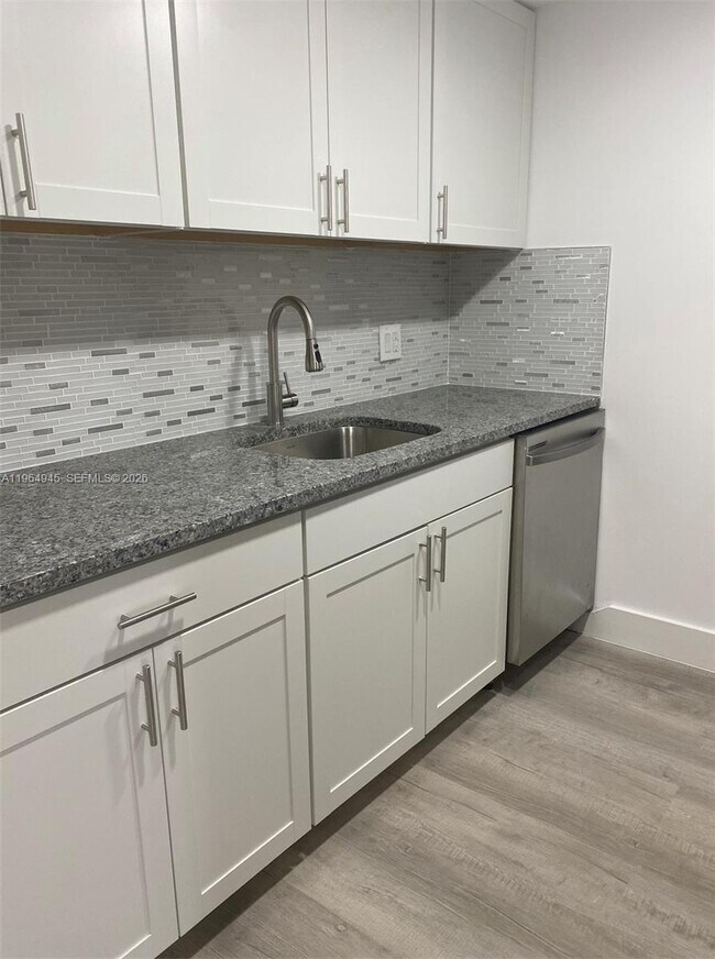 Building Photo - 13455 SW 9th Ct