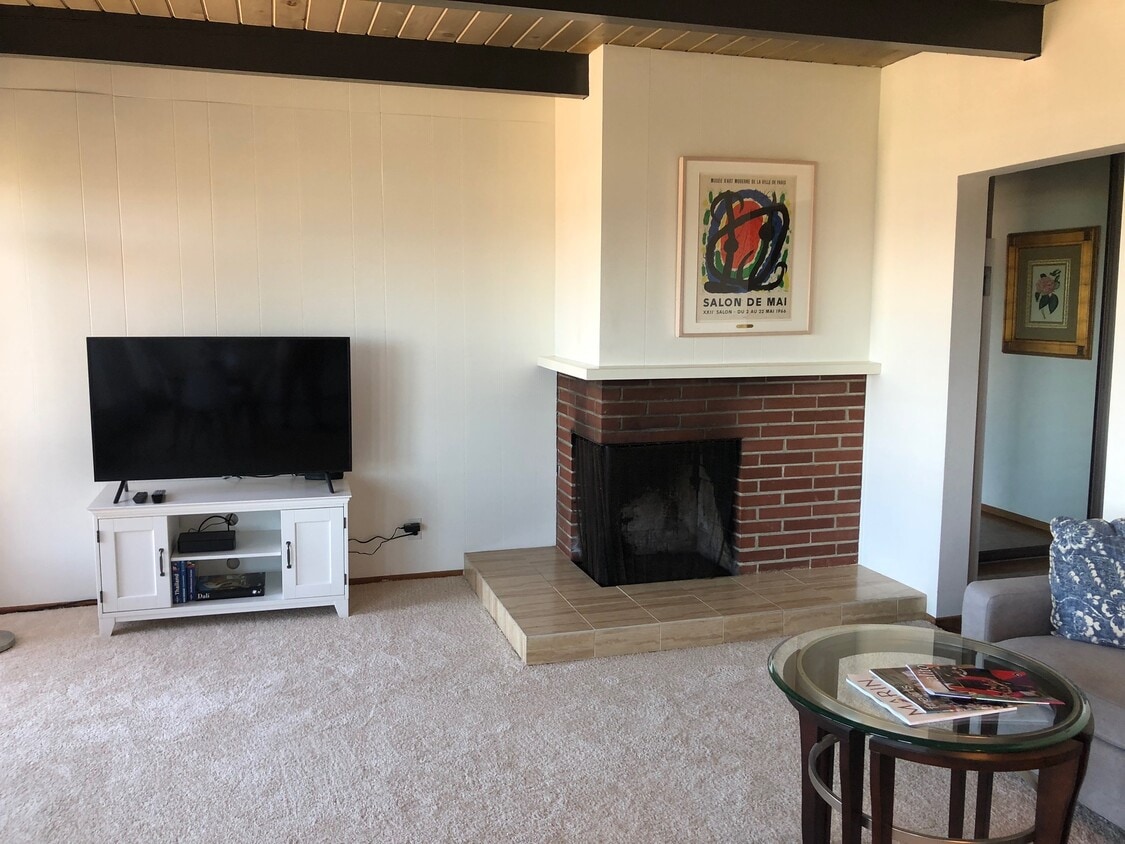 living room - 150 Filbert Ave