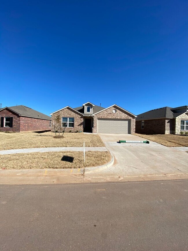 Building Photo - *HOT SUMMER DEAL* Three Bedroom | Two Bath...