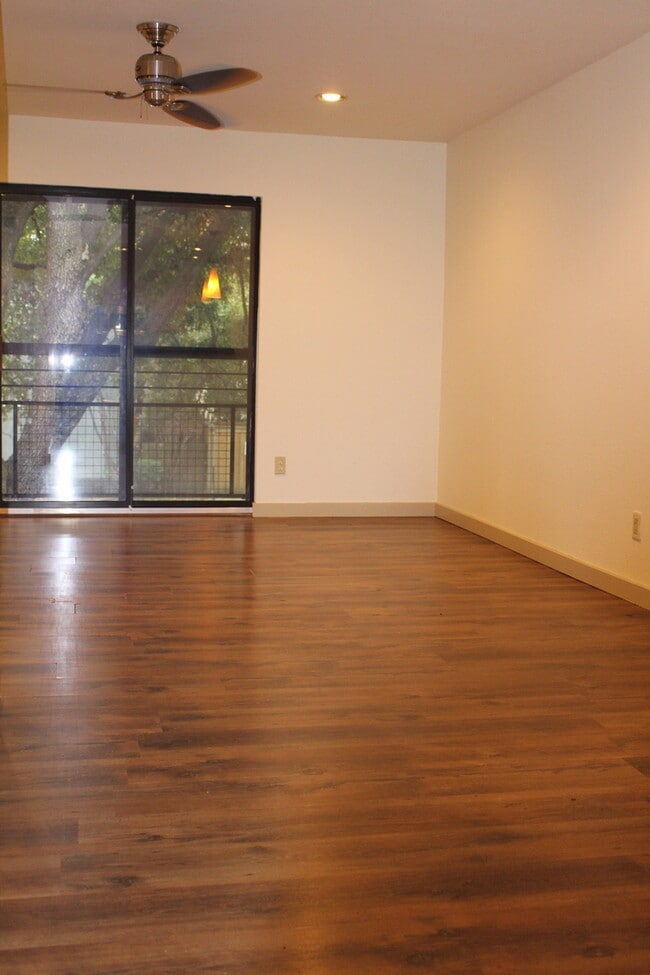 Building Photo - 209-E Eden at Avondale