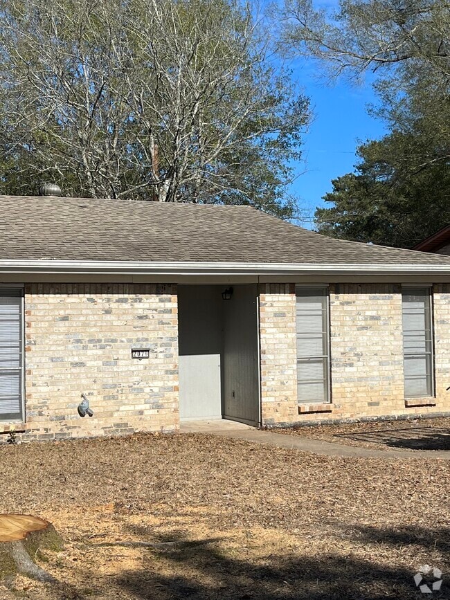 Apartments under 2,500 in White Oak, TX 1 Rentals