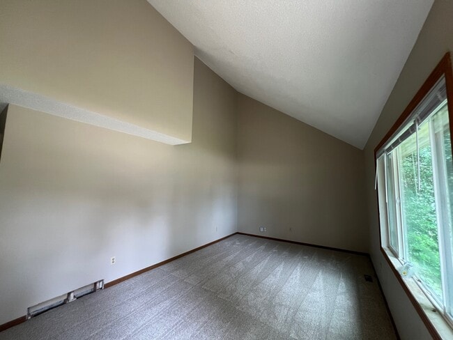 Building Photo - 9613 Dennis Dr