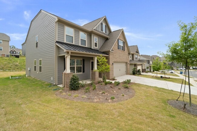 Building Photo - This Beautiful 4 Bedrooms, 2.5 Bathrooms i...