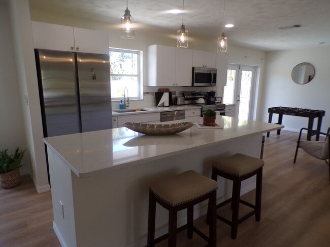 Building Photo - Turn-key Furnished POOL home!