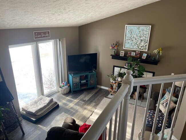 Foto del edificio - 12922 Hartman Ave