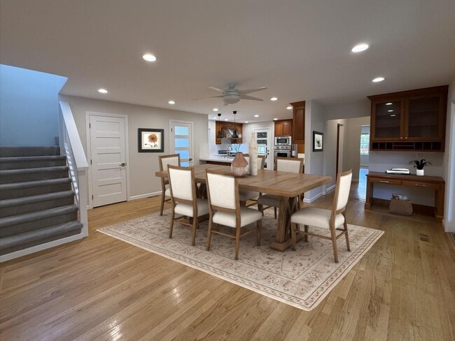 Building Photo - 1082 Lupin Way