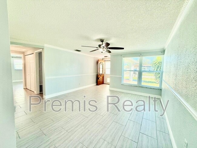 Building Photo - 11950 107th Ave N