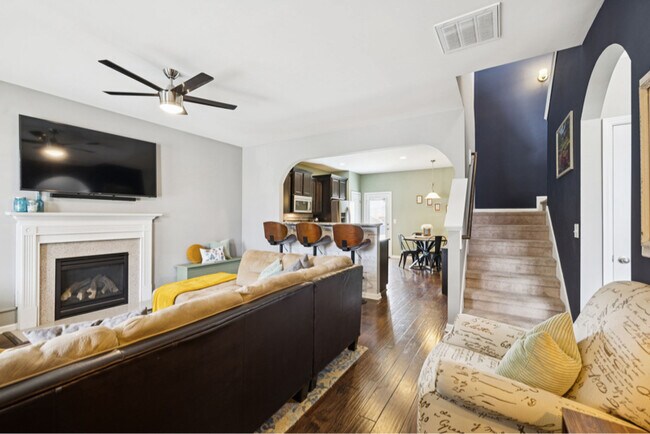 Foto del edificio - 1300 Riverbirch Way