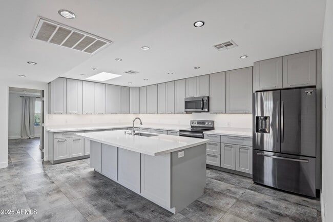Foto del edificio - 5859 E Thomas Rd
