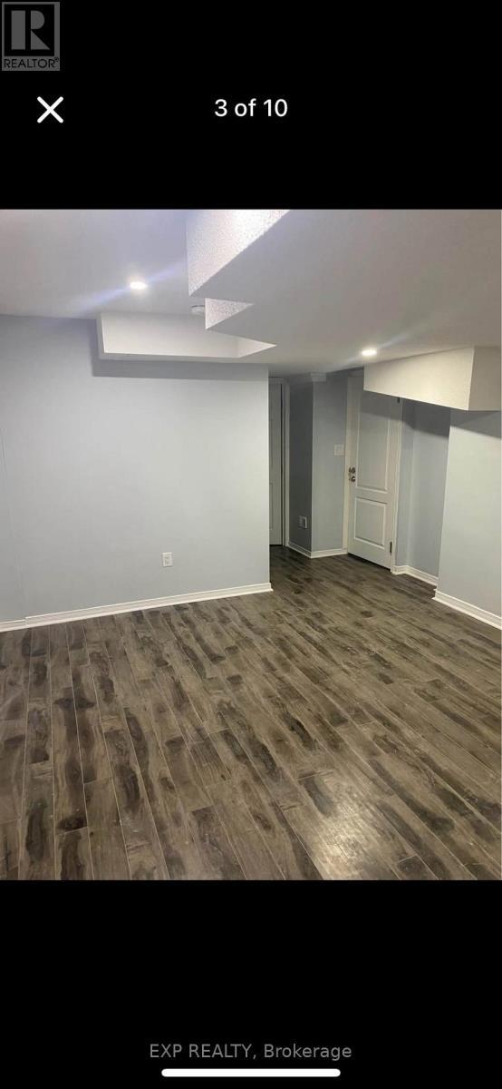 Building Photo - 104 Commodore Dr