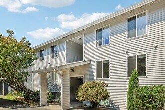 Building Photo - 4177 W Lake Sammamish Pkwy SE