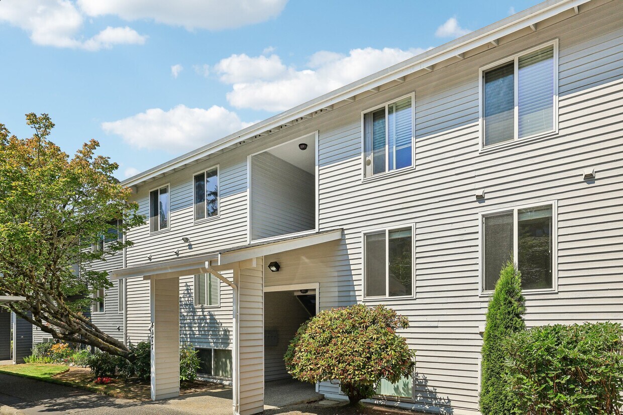 Primary Photo - Sammamish Parkway Condos