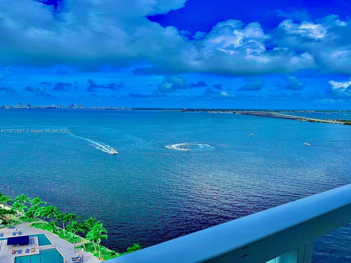 Foto principal - 2451 Brickell Ave