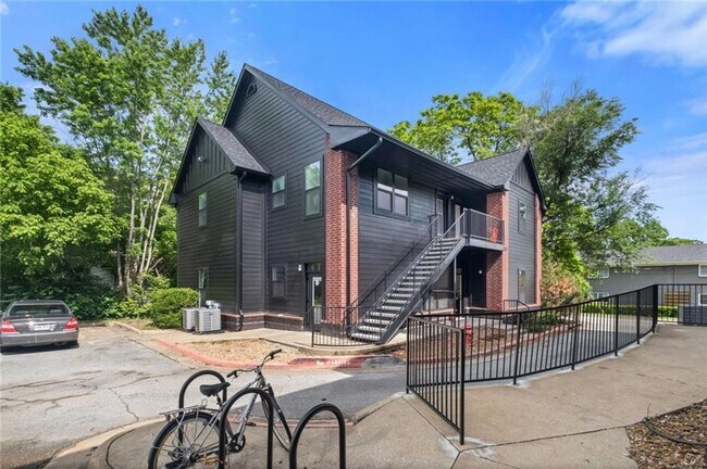 Foto del edificio - 1137 N Leverett Ave