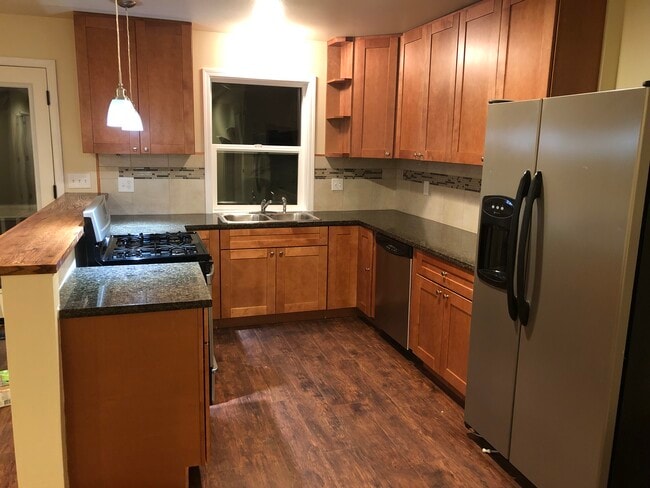 Kitchen - 30600 Loma Chiquita Rd