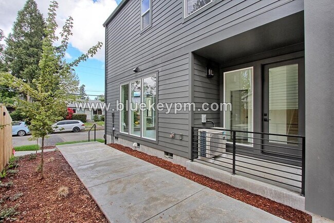 Foto del edificio - 2 Bed, 2.5 Bath Home in Arbor Lodge Near U...