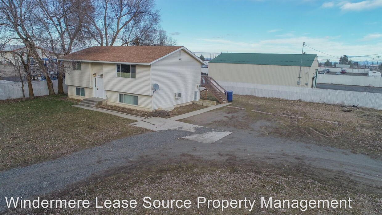 Primary Photo - 2033 S Garfield Rd
