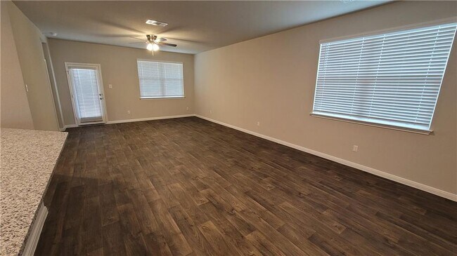 Foto del edificio - 6509 Kildare Dr