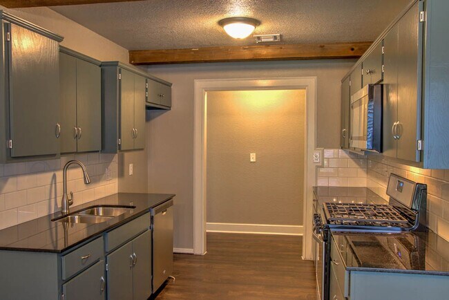 Foto del edificio - Fully Remodeled 3 Bedroom 2 Bath in Union ...