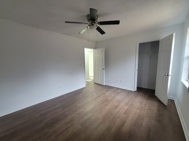 Foto del edificio - 1558 Bluff City Rd