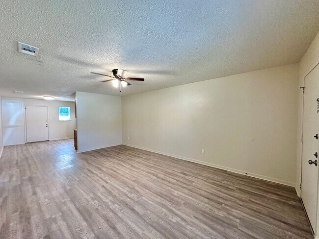 Building Photo - 1513 Indian Trail