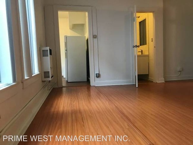 Building Photo - 661 Shatto Pl