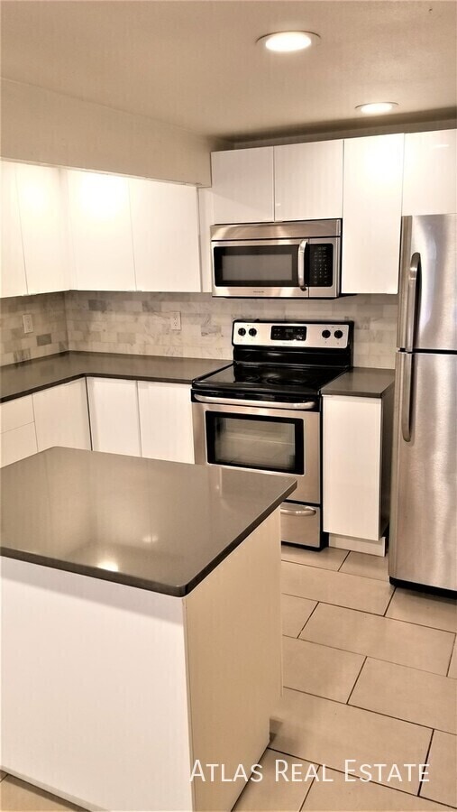 Foto del edificio - 1568 Youngfield St