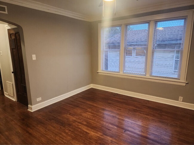 Photo - 8808 S Hermitage Ave Apartment