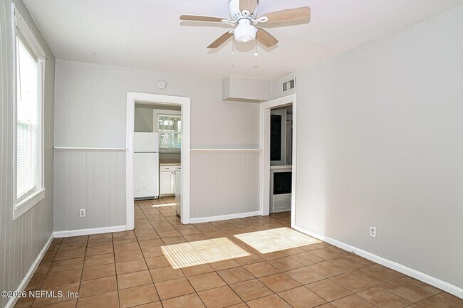 Foto del edificio - 214 8th Ave N