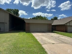Building Photo - 8915 N Rockwell Dr
