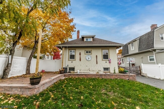 Building Photo - 58 Pillot Pl