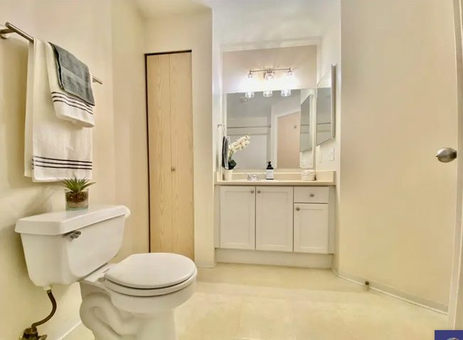 Foto del edificio - 7711 NE 175th St
