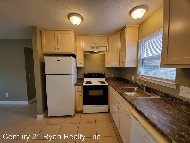 Building Photo - 5500 Beach Dr
