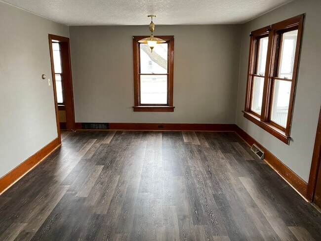 Foto del edificio - 3 Bedroom home in Rothschild!