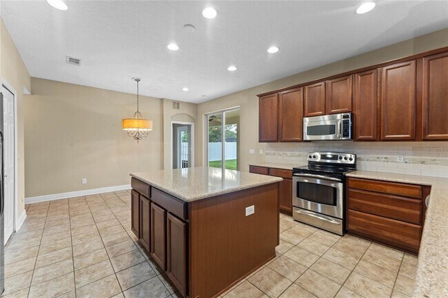 Building Photo - 7059 Winding Lake Cir