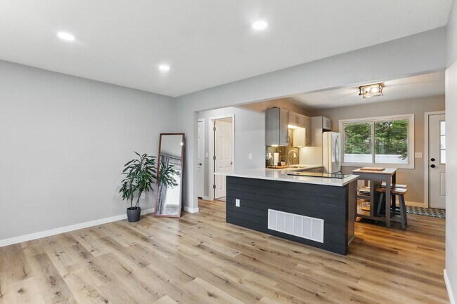 Foto del edificio - 2514 Woodlynn Ave