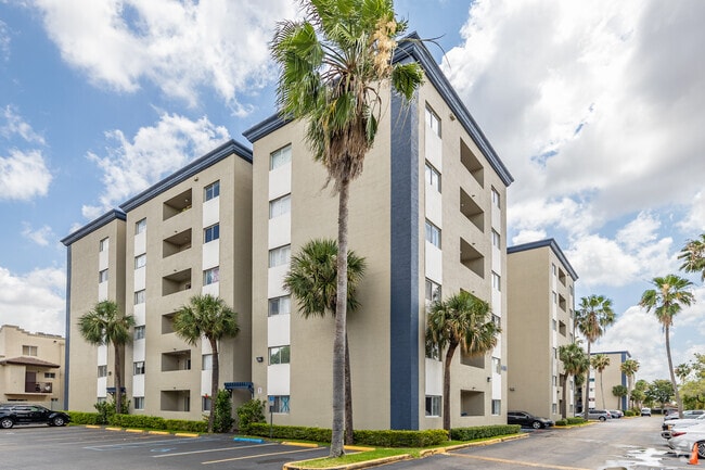 El Tesoro Apartments