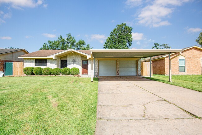 Building Photo - 823 Parkhill St