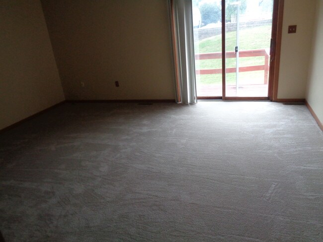 Foto del edificio - 576 Valley Rd