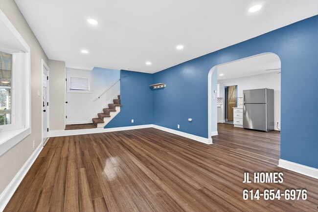 Foto del edificio - 512 Larcomb Ave