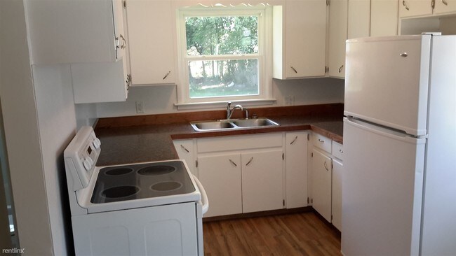Building Photo - 1036 Koster St