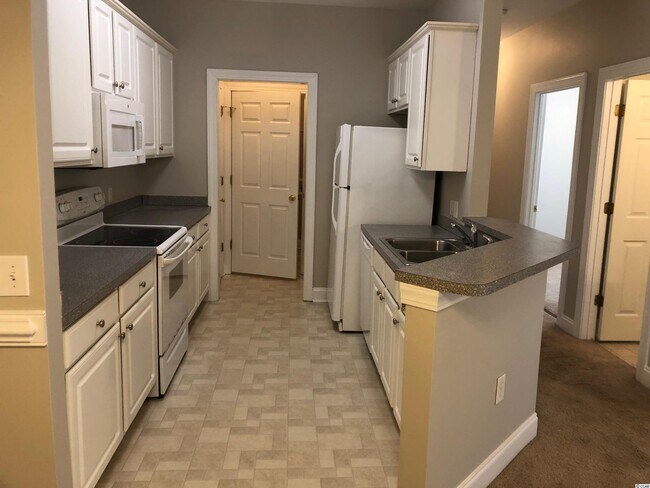 Building Photo - 2065 Silvercrest Dr