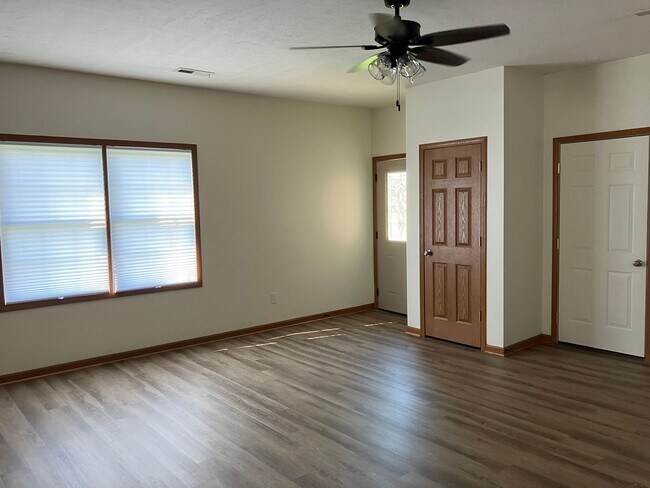 Foto del edificio - 1023 Laurel Tree Ct