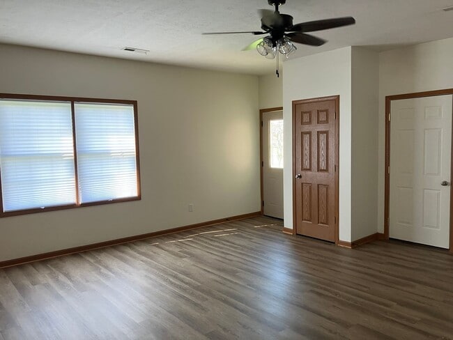 Building Photo - 1023 Laurel Tree Ct