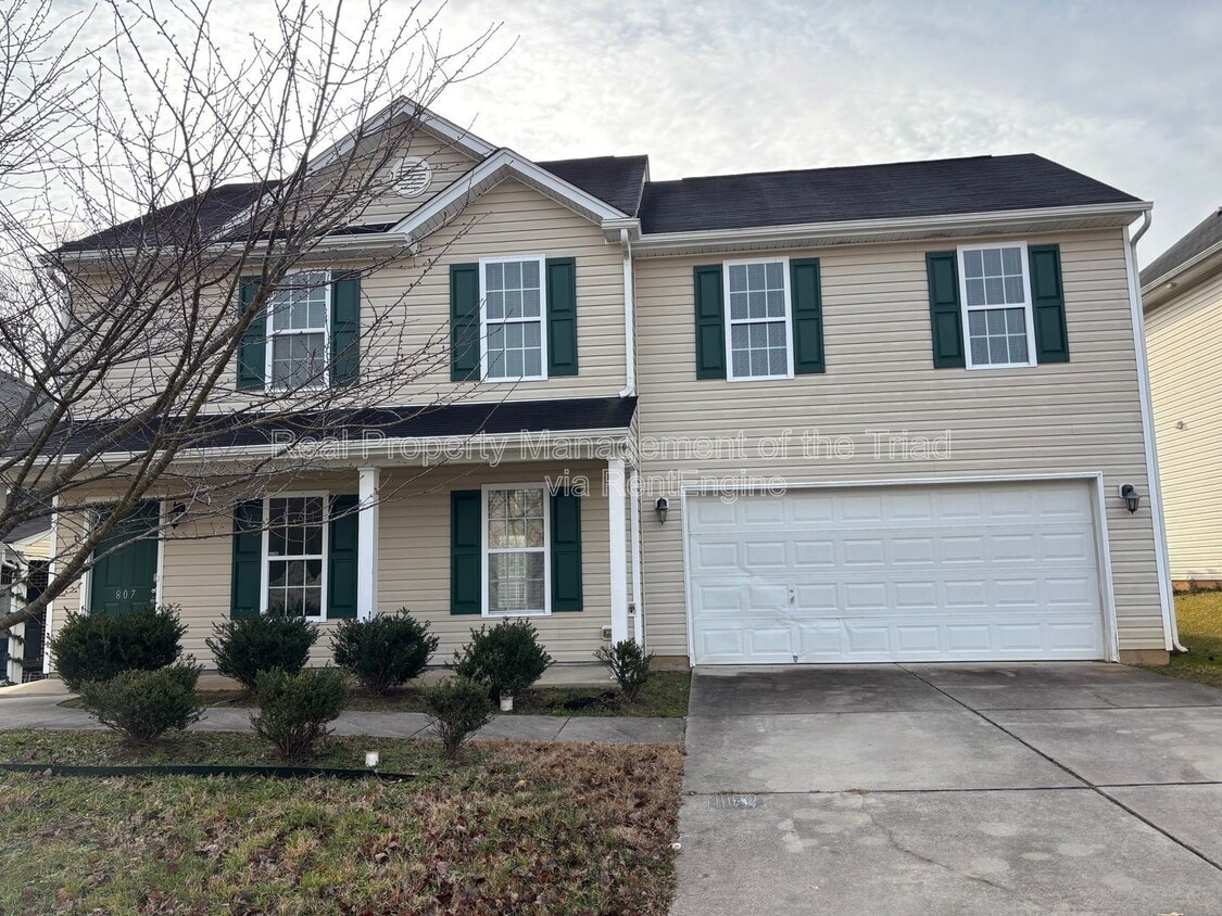 Primary Photo - 807 Thorncroft Rd