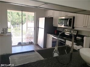 Foto del edificio - 2448 Hidden Lake Dr