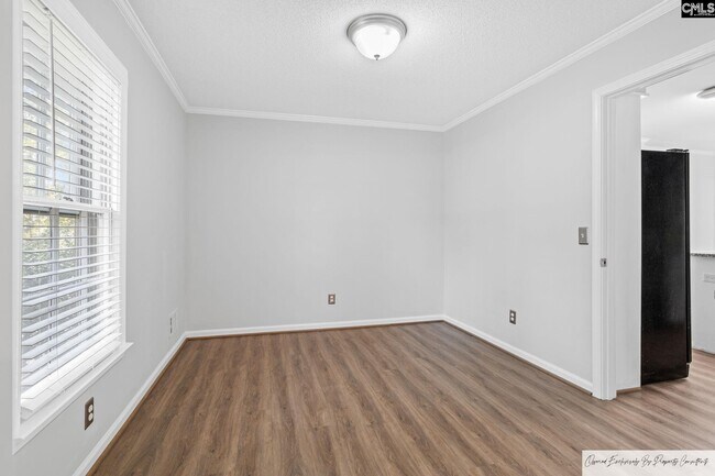Foto del edificio - 218 Carriage Ln