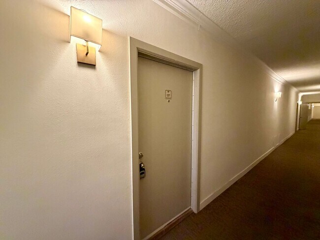 Foto del edificio - 2 Bed | 2 Bath Condo Near Pepperdine University – Gated Community with Ocean Views