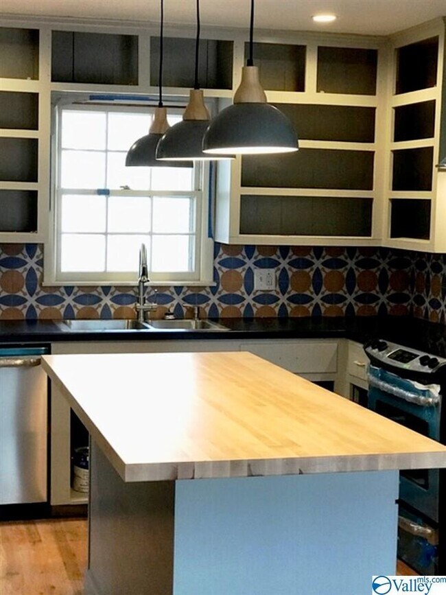 Foto del edificio - 3508 Carroll Cir SE