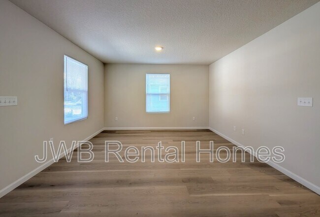 Foto del edificio - 1736 W 30th St